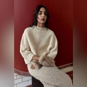 Zara Faux Fur Fingerless Gloves Size Medium NWT